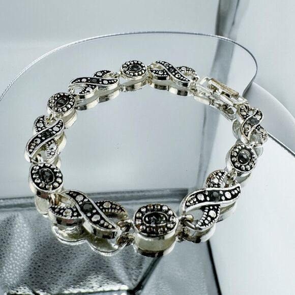 Vintage Marcasite Rhinestone XOXO Bracelet Art Deco Glam Gatsby Retro - Picture 6 of 9